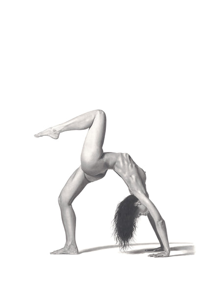 Graphite drawing artwork of a female figure by Daniel McMahon